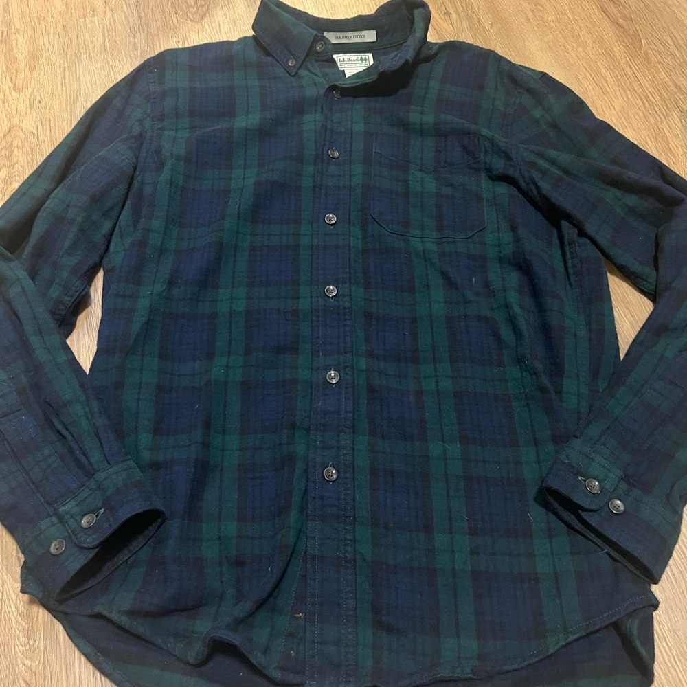 L.L. Bean Flannel/Button-Down Plaid Men’s Shirt - Picture 4 of 5